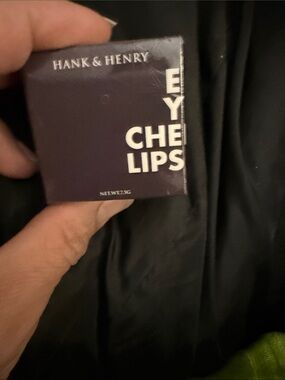 Hank & Henry Gothess | All-Over Velvet Touch Cream Color
